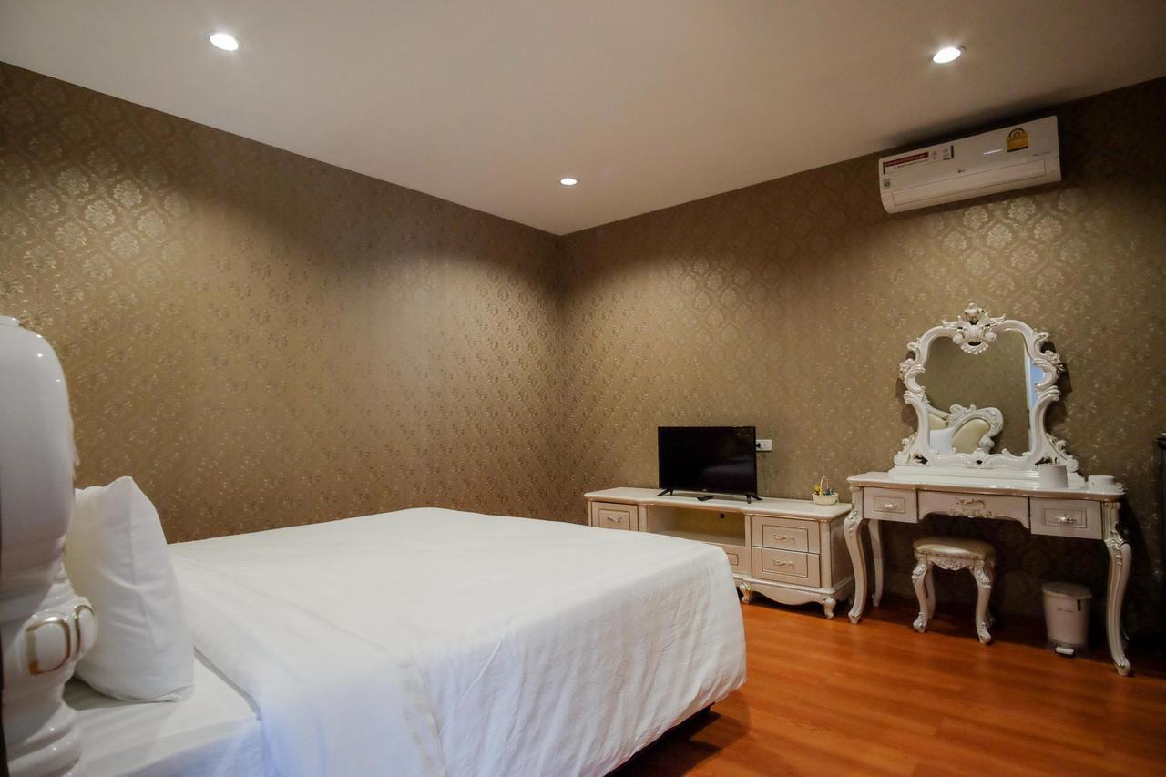 The O-Zone Airport Inn Bangkok Bagian luar foto