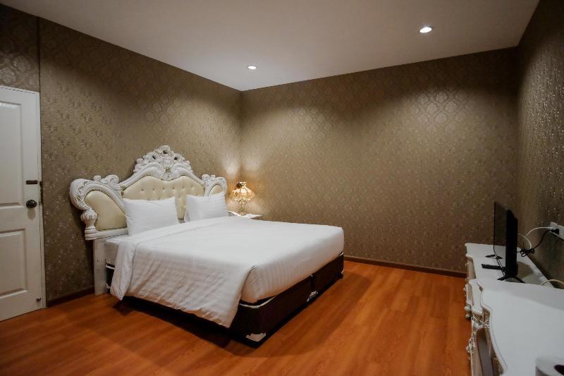 The O-Zone Airport Inn Bangkok Bagian luar foto